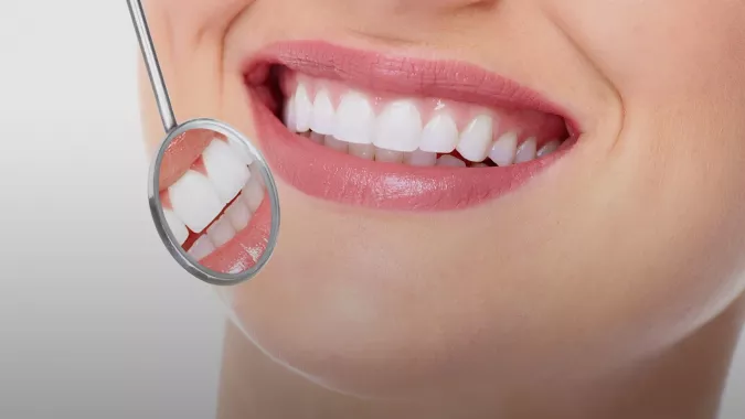 Студия отбеливания зубов "White & Smile".