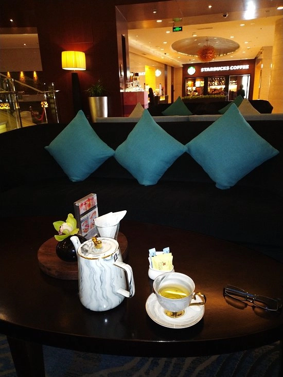 Ресторан The Lounge (Beijing Marriott Hotel Northeast) в Пекине: Еда, Ресторан, Кафе, Классическая кухня, Китайская кухня, Европейская кухня, Доставка,