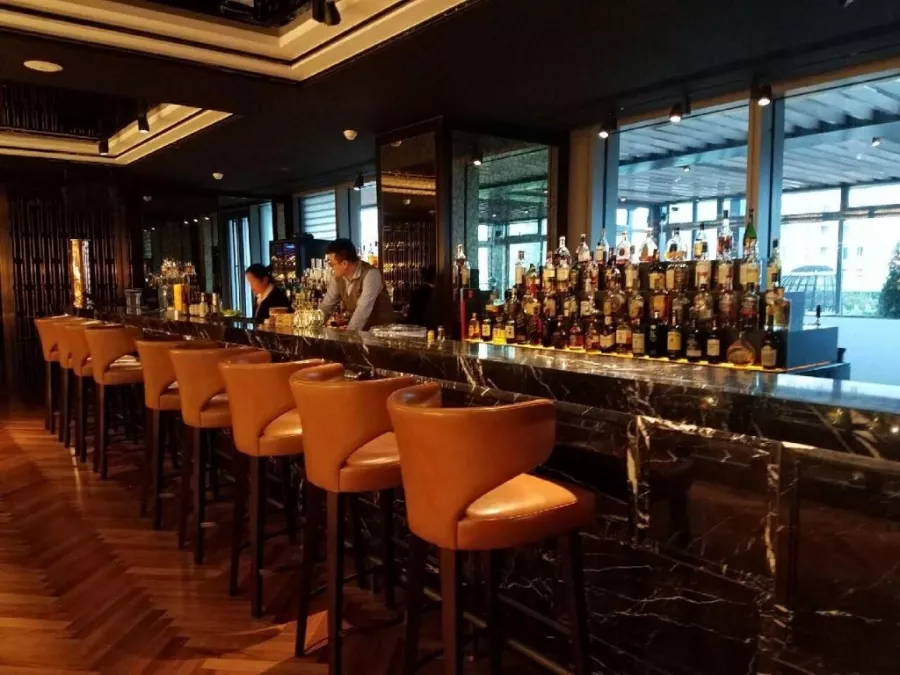 Ресторан O'Bar (NUO Hotel Beijing) в Пекине: Ресторан, Кафе, Классическая кухня, Китайская кухня, Европейская кухня, Доставка,