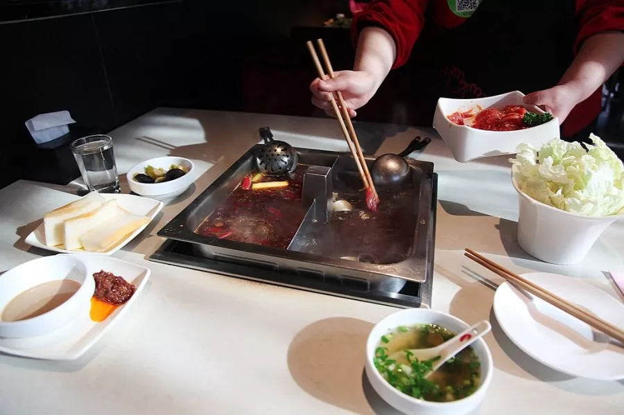 Ресторан BeiJing Haidilao Hot Pot (Wangfujing) в Пекине: Еда, Ресторан, Кафе, Классическая кухня, Китайская кухня, Доставка,
