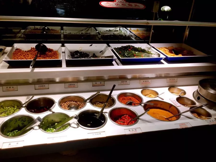 Ресторан BeiJing Haidilao Hot Pot (Wangfujing) в Пекине: Ресторан, Кафе, Классическая кухня, Китайская кухня, Сычуаньская кухня, Доставка,