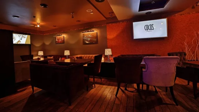 Коктейльный бар "Cocos".