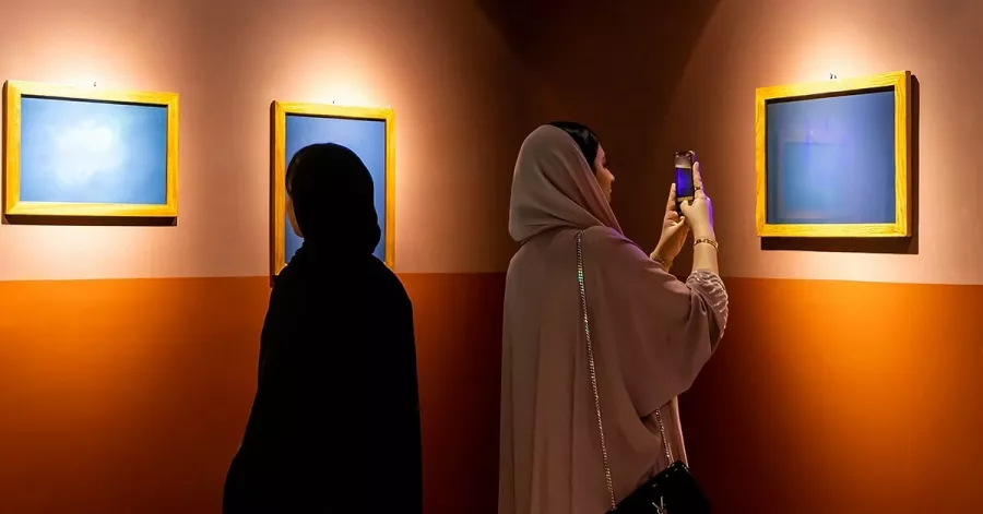 Музей иллюзий The Museum of Illusions Dubai в Дубаи: Мир иллюзий , Голограммы , Оптические иллюзии , Вихревой туннель , Логические игры ,