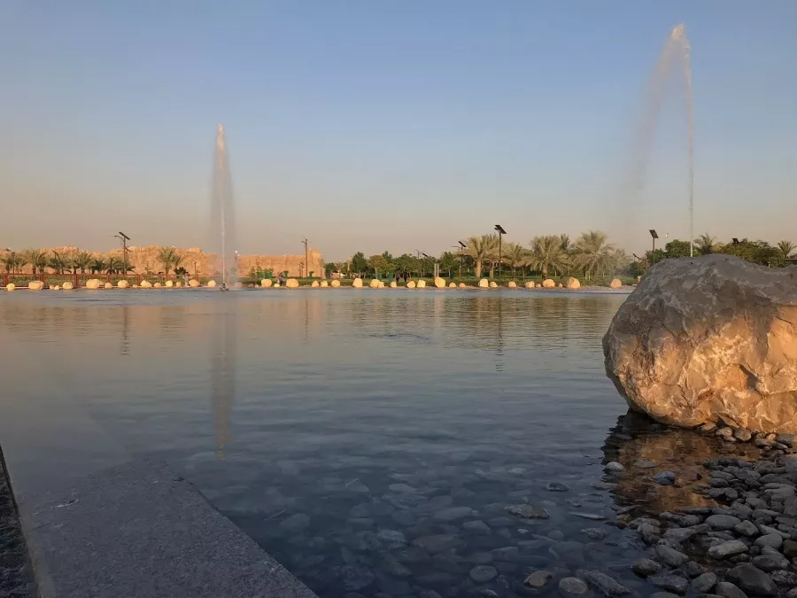 Парк Quranic Park в Дубаи: Теплицы , Растения с Корана, Пещера чудес , Фруктовые сады , Экзотические растения ,