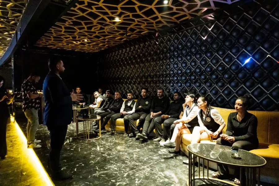 Клуб Millionaire Restaurant & Lounge - Al Jaddaf в Дубаи: Дискотека, Бар, Танцы, Движуха, Вечеринки, Коктейли, Танцпол,