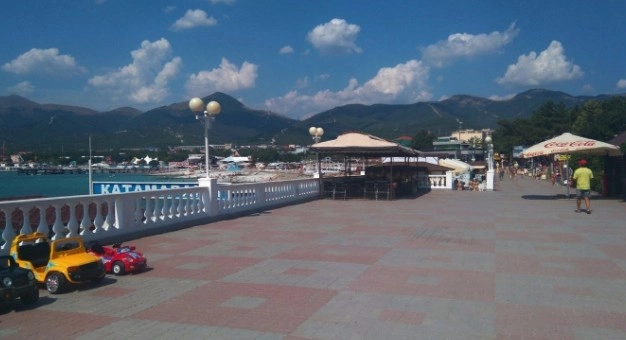 Центральный пляж Кабардинки