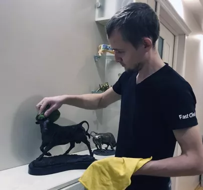 ​Компания по уборке квартир "Fast clean".