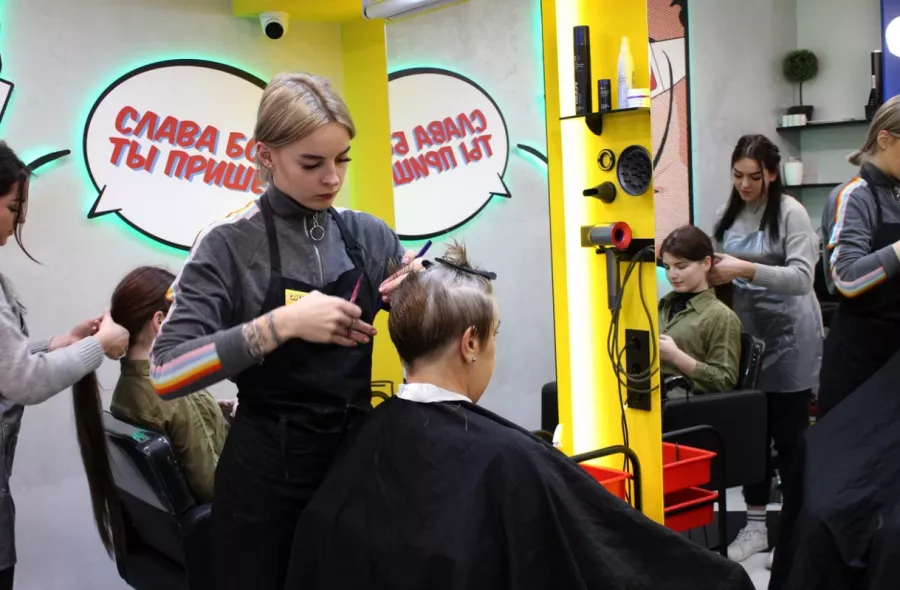 Салон красоты Ок! в Минске: Детская стрижка, Наращивание гелем, Аппаратный маникюр, Гель-лак, Парафиновые ванночки, Наращивание акрилом, Дизайн ногтей, Плетение кос,