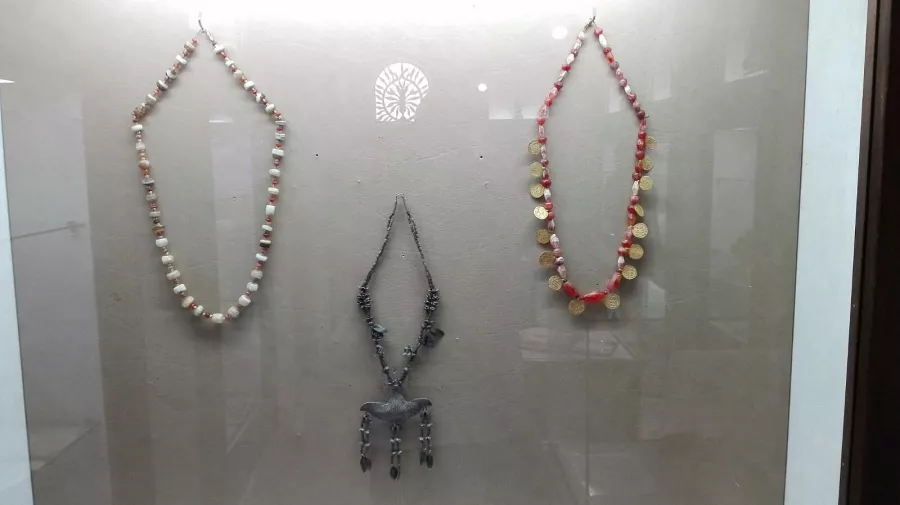 Музей Crossroad of Civilizations Museum в Дубаи: Редкие гравюры., Оружейная палата. , Артефакты. , Экспонаты. , Редкие книги.,