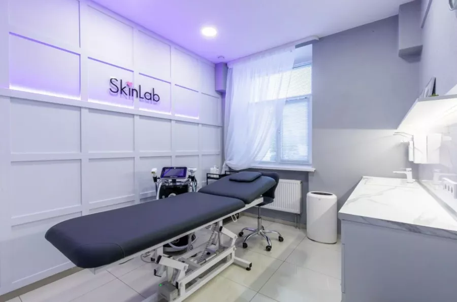 Лаборатория красоты SkinLab в Минске: Инъекционные процедуры, Лазерная косметология, Спортивный массаж, Оздоровительный массаж, Мужской маникюр, Озонотерапия, Антицеллюлитный массаж, Педикюр,