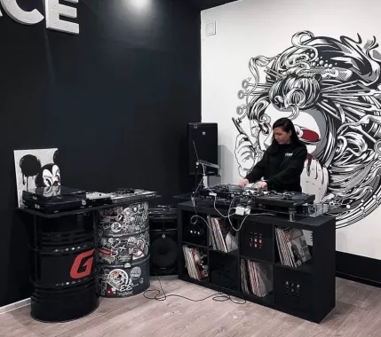 Профессиональная школа диджеинга "DJ PLACE"