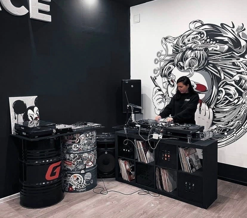 Профессиональная школа диджеинга DJ PLACE в Санкт-Петербурге: Кастомизация, Очные курсы, Обучение, Курсы,