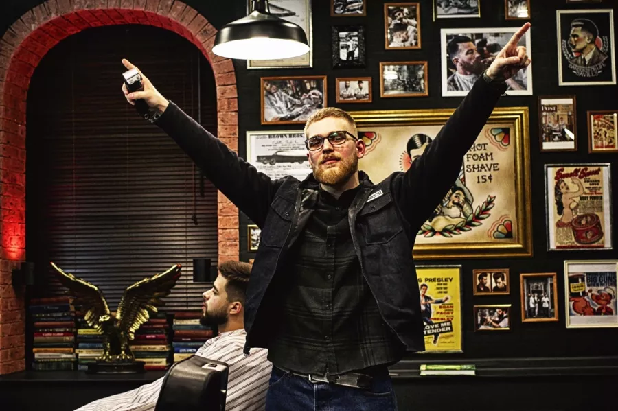 MR BARBERSHOP в Санкт-Петербурге: Барбершоп, Стрижка Волос, Мужская Эпиляция, Окрашивание Волос, Укладка Волос, Моделирование, Камуфляж Бороды, Косметика, Стрижка бороды,