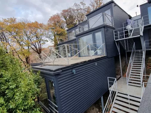 Отель "Grey House".
