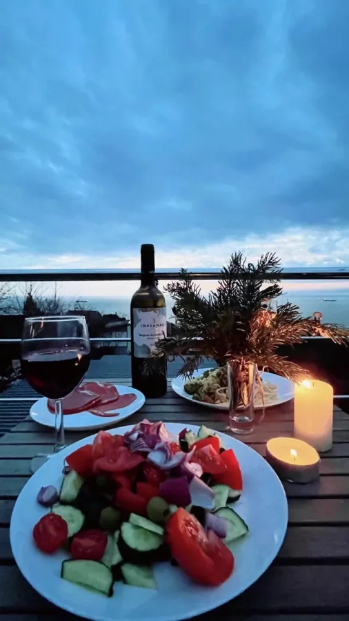 Гостиница Brig House в Туапсе: Можно с животными, Детский уголок, SPA, Гостиница, Кондиционер в номерах, Прачечная,