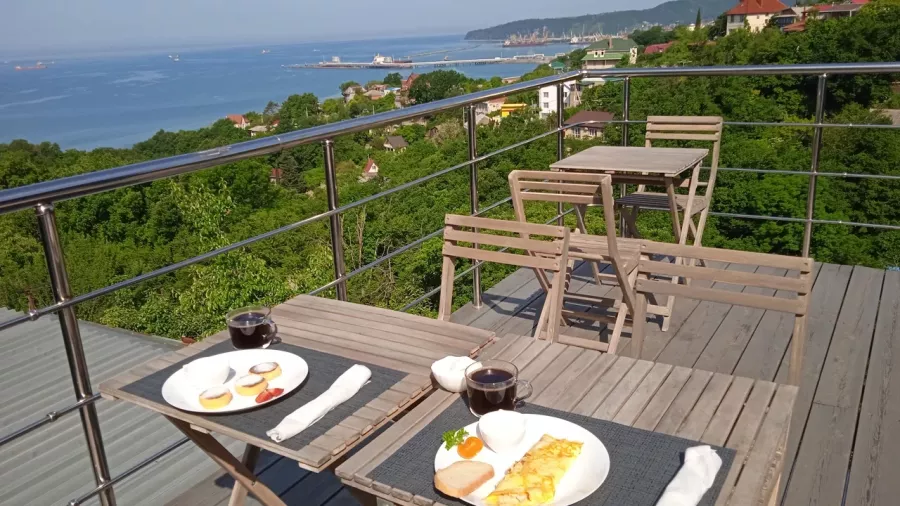 Гостиница Brig House в Туапсе: Можно с животными, Детский уголок, SPA, Гостиница, Кондиционер в номерах, Прачечная,