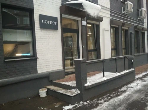 Салон красоты Corner в Минске: Окрашивание волос, Сложное окрашивание, Стрижка, Уход для волос, Укладка волос, Маникюр, Коррекция бровей, Окрашивание ресниц,