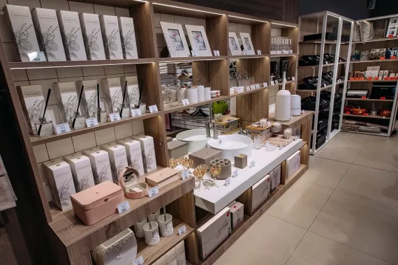 Магазин товаров для дома "Kuchenland Home".