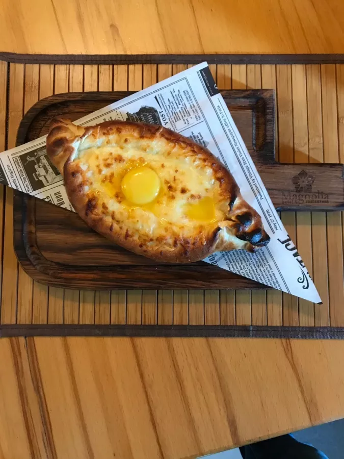 Кафе Магнолия в Туапсе: Кафе, Итальянская кухня, Японская кухня, Европейская кухня, Поминальные обеды, Летняя терраса, Проведение банкетов, Танцпол,