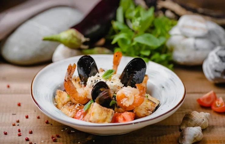 Кафе Knza-home cooking в Туапсе: Европейская кухня , Заказ столиков, Заказ на вынос, Проведение банкетов, Грузинская кухня, Детское меню,