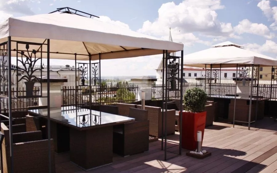 Панорамный ресторан-бар The Terrace в Казани: Панорамный ресторан, Винный ресторан, Европейская кухня, Заказ столиков, Заказ навынос, Винная карта, Итальянская кухня, Паназиатская кухня,