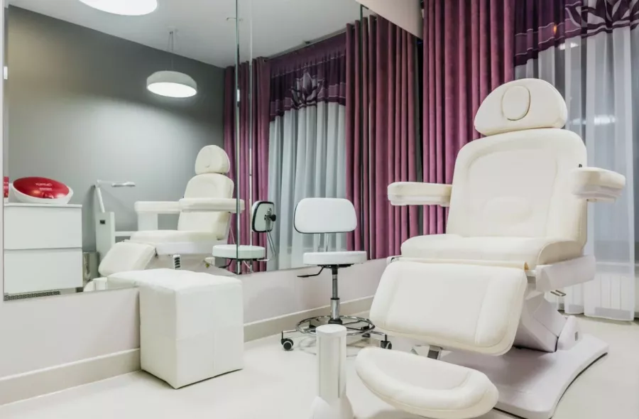Спа-салон Wellness SPA PLuS в Минске: Детская стрижка, Кератиновое выпрямление волос, Тайский массаж, Массаж для беременных, Оздоровительный массаж, Лимфодренаж, Массаж лица, Антицеллюлитный массаж,