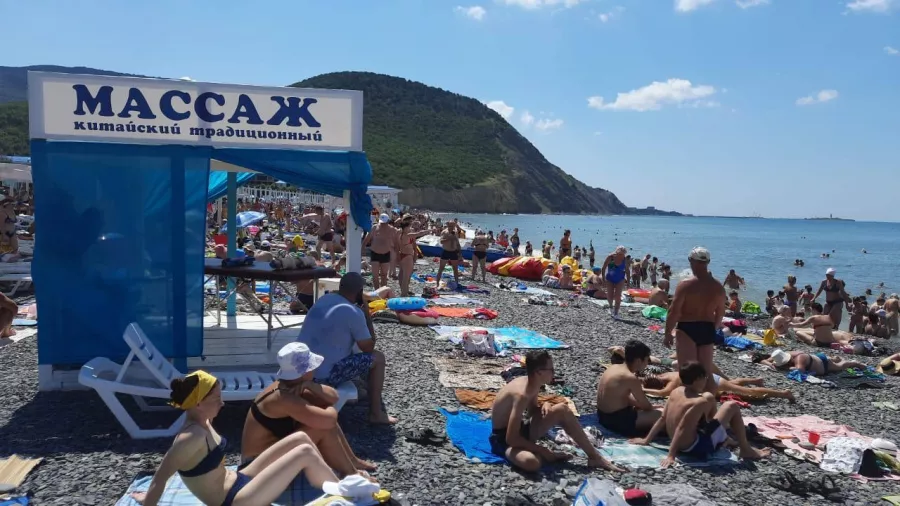 Общественный пляж Сукко Аквамарин в Анапе: Черное Море, Пляжи Анапа , Прокат Гидроскутера , Батут для Детей , Бунгало, Шезлонг, Массаж на Море, Пиллинг Рыбками , Водный Велосипед , Плетение Афрокос,