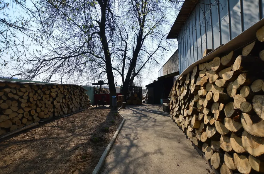 Сауна Перекресток в Минске: Русская парная на дровах, Беседки, Бассейн, Купели, Русская парная, Полотенца, Простыни, Бильярд,