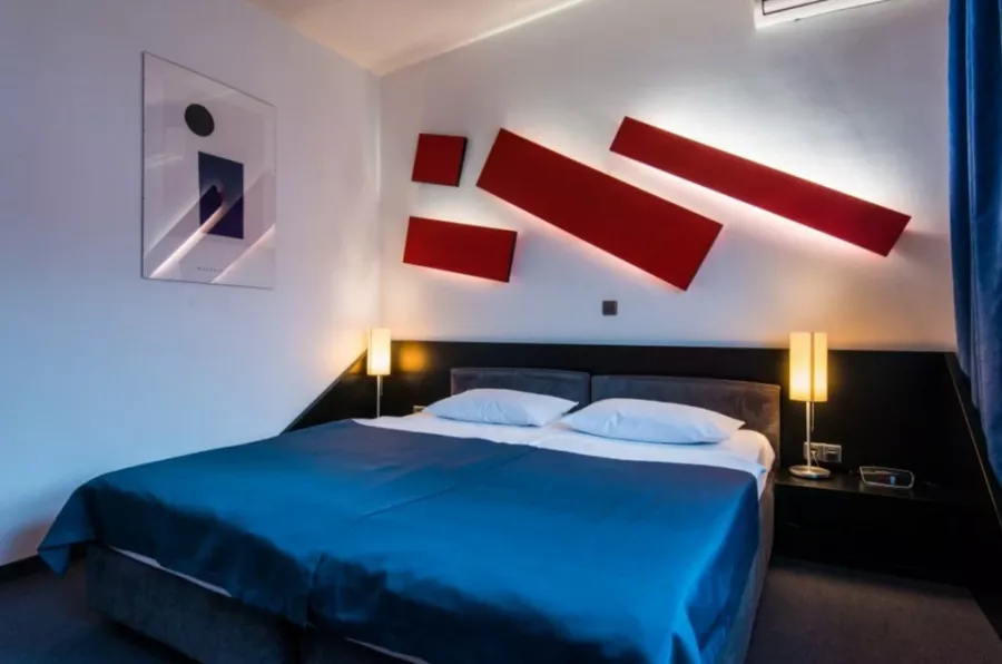 Гостиница IBB Hotel 3* в Минске: 36 номеров, Конференц-залы до 300 человек, Кафе, Английский, Русский, Немецкий, Завтрак, Почасовая оплата,