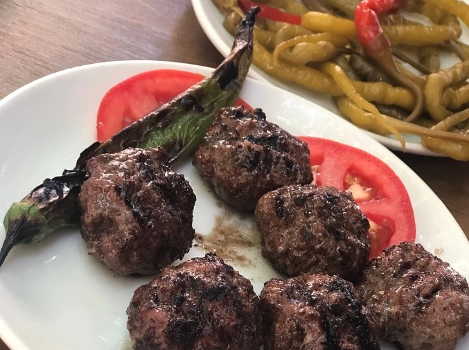 Кафе Bay Kofte в Каше: Кафе, Вкусно, Пирожки, Десерт, Чилим,