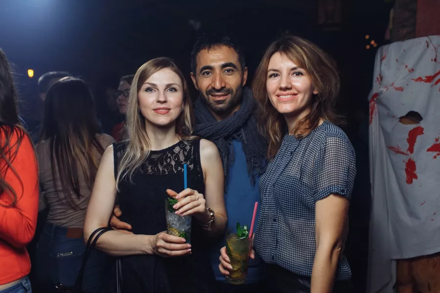 Бар На пляже в Минске: Азиатская кухня, Заказ столиков, Летняя терраса, Живая музыка, Заказ навынос, Проведение банкетов, Еда, Европейская кухня,