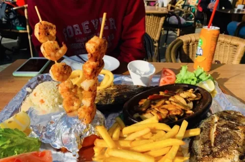 Кафе и ресторан Meydan в Каше