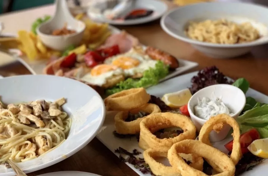 Кафе и ресторан Meydan в Каше: Ресторан, Кафе, Вкусно, Чилим, Атмосфера, Напитки,