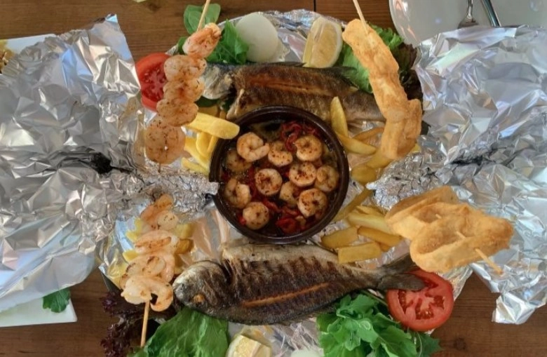 Кафе и ресторан Meydan в Каше: Ресторан, Кафе, Вкусно, Чилим, Атмосфера, Напитки,