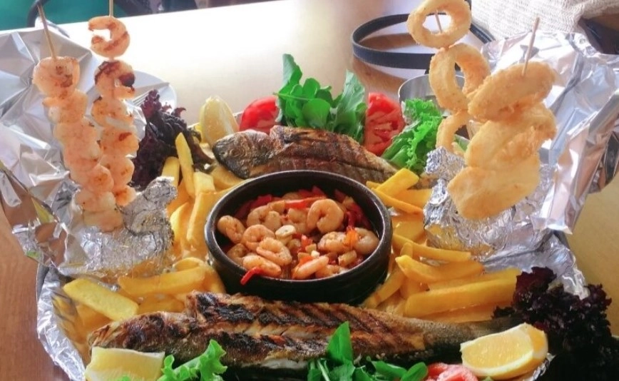 Кафе и ресторан Meydan в Каше: Ресторан, Кафе, Вкусно, Чилим, Атмосфера, Напитки,