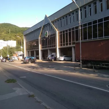 Строительный магазин "Крона".