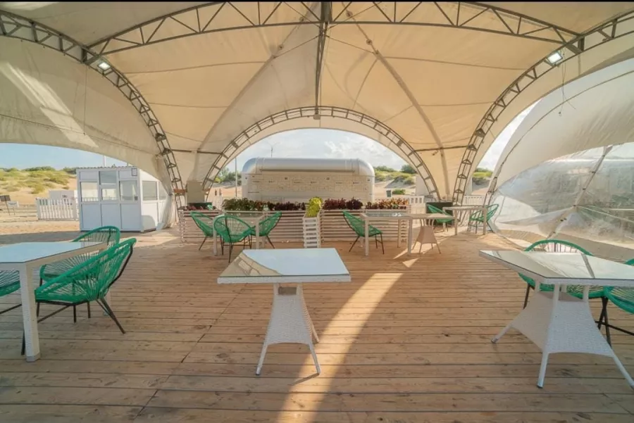 Miracleon beach (Мираклеон пляж) в Анапе: Черное Море, Пляжи Анапы , Шезлонг, food, Песчаный Пляж , Душ на Пляже , Детская площадка,