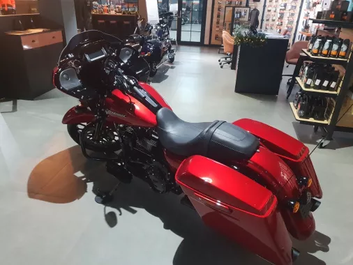 Мото-салон "HARLEY-DAVIDSON" в Нижнем Новгороде.