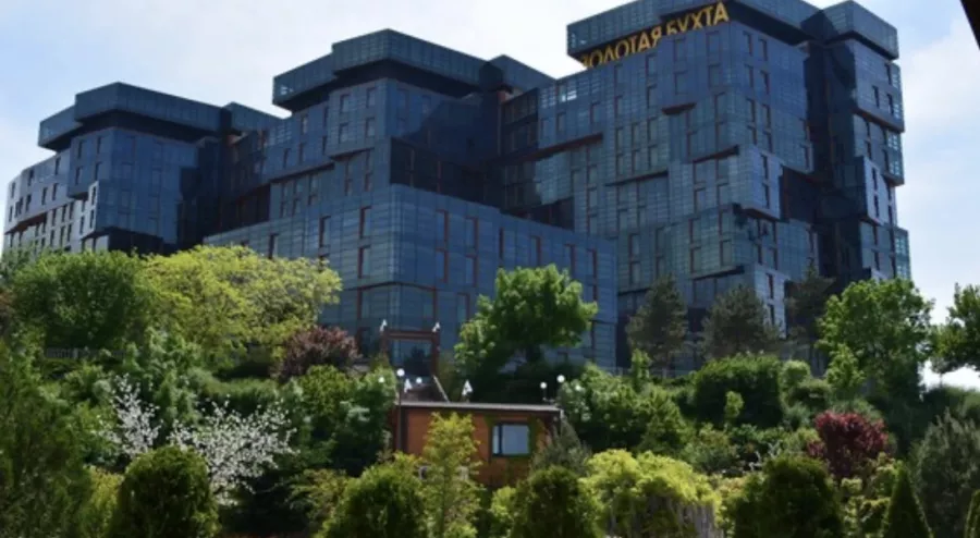 Апарт отель Золотая Бухта в Анапе: Отель, Апартаменты, Бассейн, Ресторан, Парковка, Вид на море,