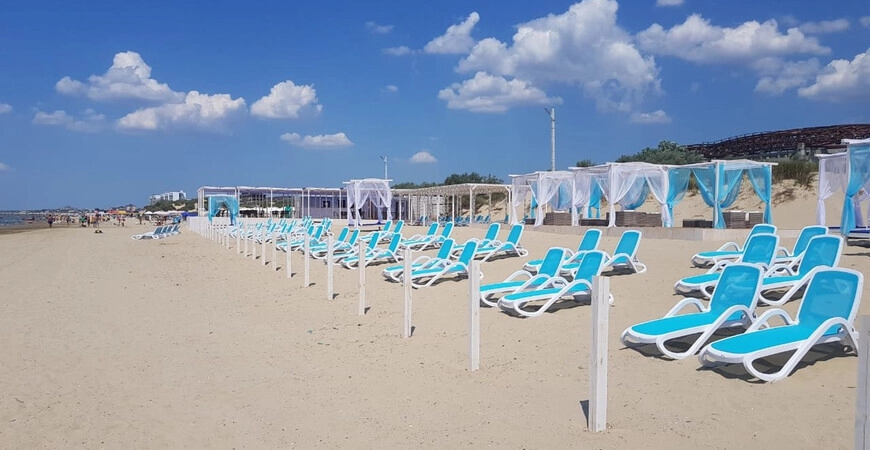 Пляж Феличита в Анапе: Черное Море, Пляжи Анапы , Теневой Навес , Душ, Спасатели , Детская Площадка , Шезлонг , Чилим, Морские Прогулки ,