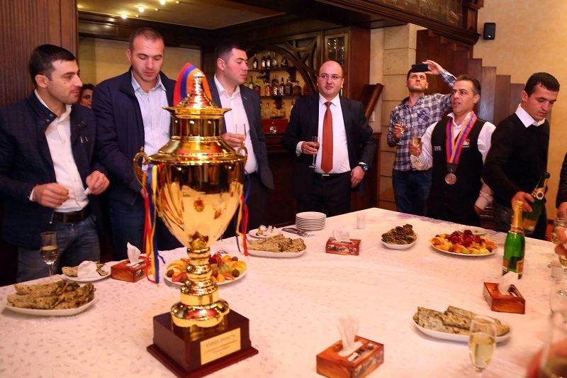 Бильярдный клуб Effe Billiard Club в Ереване: Бильярд, Пул, Снукер, Корпоративный Отдых, Карамболь,