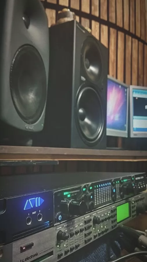 Студия звукозаписи в Ереване AllGoRhythm Records в Ереване: Звукозапись, Создание Музыкальных Композиций, Написание Песен, Музыкальные Эксперименты,