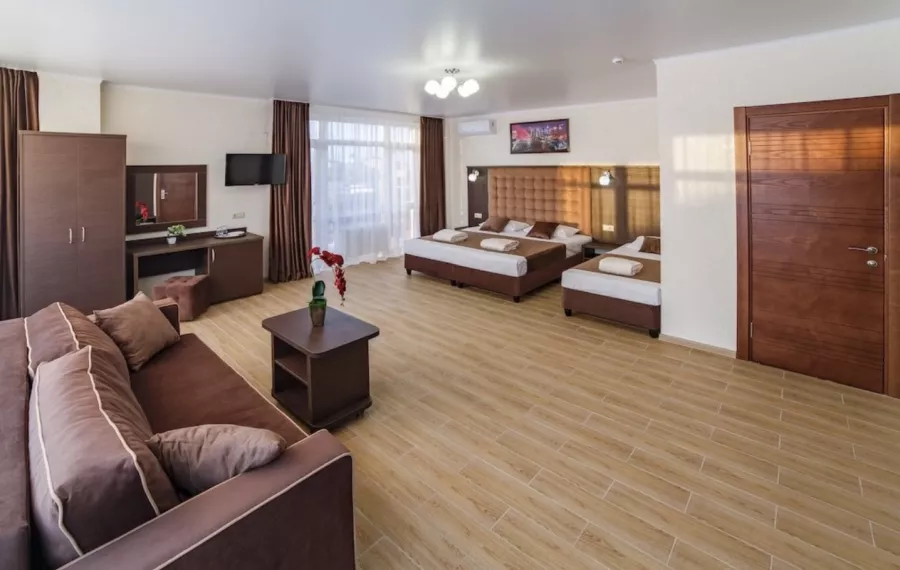 Отель Leonsia Family Hotel в Анапе: Отель, Дельфинарий , Парк аттракционов , Бассейн , Парк водных аттракционов,