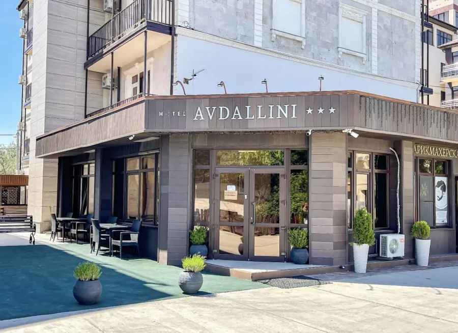 Отель Avdallini в Анапе: Отель, Пляж, Детская площадка , Столовая ,