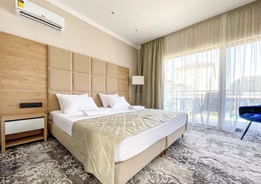 Отель Avdallini Golden Bay в Анапе: Отель, Пляж, Бассейн , Детская площадка , Кафе, Шведский стол , Бар,