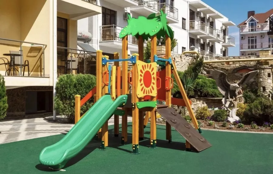 Отель Pontos Family Resort в Анапе: Отель, Бассейн , Шведский стол , Детская площадка , Тренажёрный зал , Ресторан,