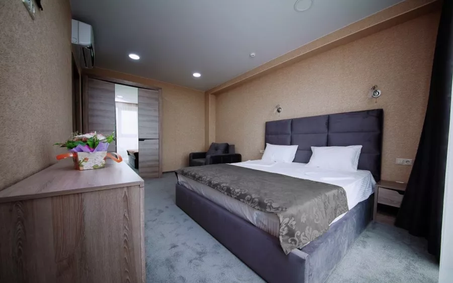 Отель Grand sapphire hotel в Анапе: Отель, Пляж, Бассейн , Столовая ,