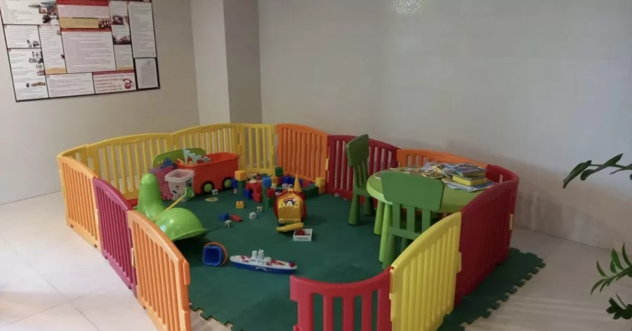 Гостиница Hovel apartments в Анапе: Апартамент , Семейный отдых , Бассейн , Бар, Тренажёрный зал ,