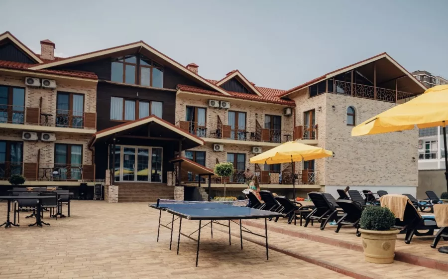 Гостиница Абрикос garden hotel в Анапе: Отель, Семейный отдых , Бассейн , Бар, Детская площадка ,