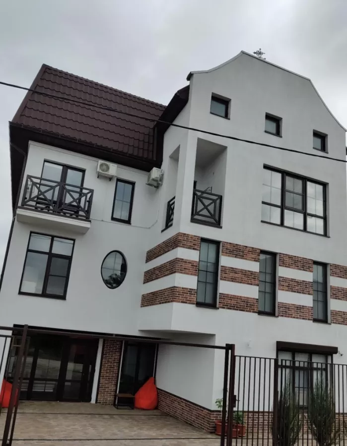 Гостевой дом Анапа loft inn в Анапе: Гостевой дом , Семейный отдых , Батут, Детская площадка , Мангал ,